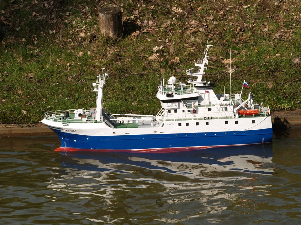 RC ship