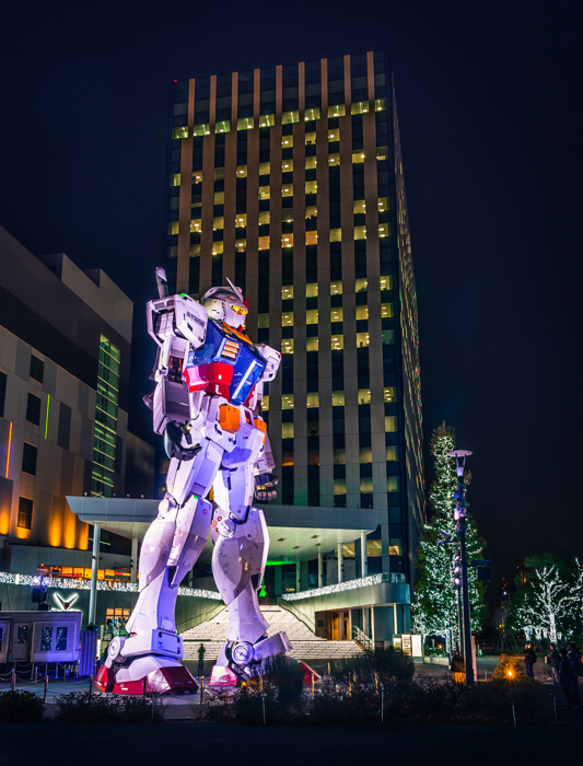 Odaiba, Japan - March 02, 2015: The 18m tall 'Gundam' replica statue that stands outside DiverCity Tokyo Plazain Odaiba
